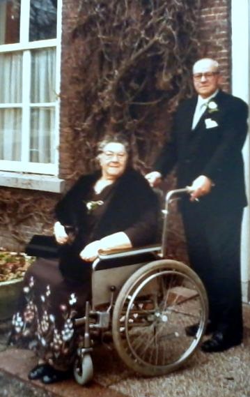 Klik voor foto in apart venster willem_weerensteijn_en_bep_van_wiefferen_17_3_1983.jpg
